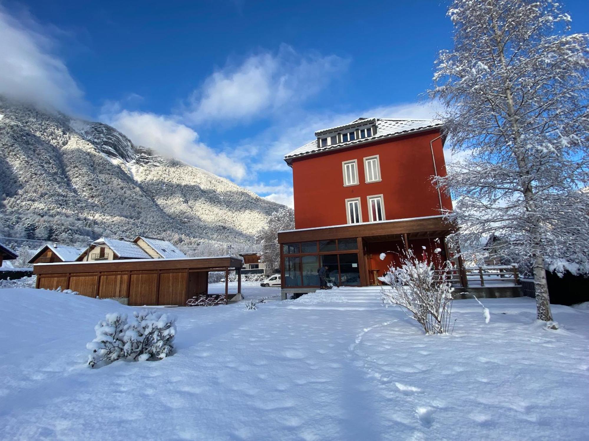 Hotel Oberland Le Bourg-dʼOisans Exterior foto